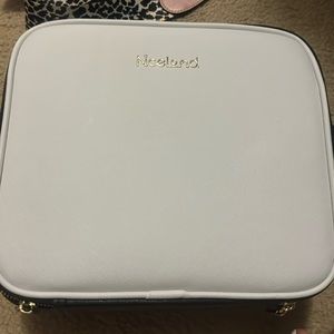 New!!!! Niceland makeup bag with make up brush bag